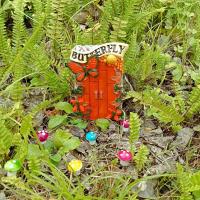Figurita de puerta de hada elfo para jardín, artesanías de resina, puerta de jardín en miniatura divertida, puerta de hadas hecha a mano, decoración de escritorio - details 1