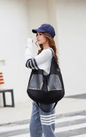 Bolso de malla vintage bolso de hombro de gran capacidad estilo punk remaches - details 6