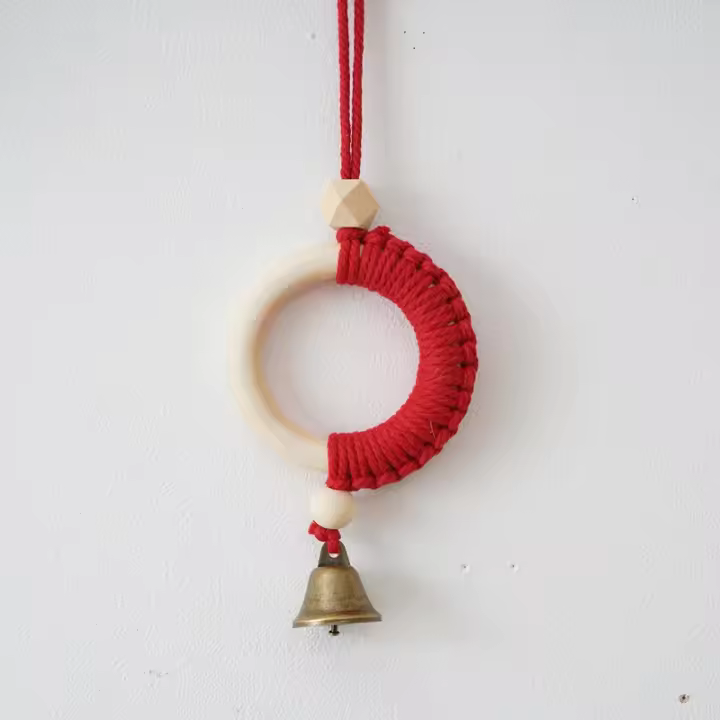 Colgante de Madera Natural con Campanas Cuerda de Algodón Orgánico para Dormitorio Infantil y Coche - 1
