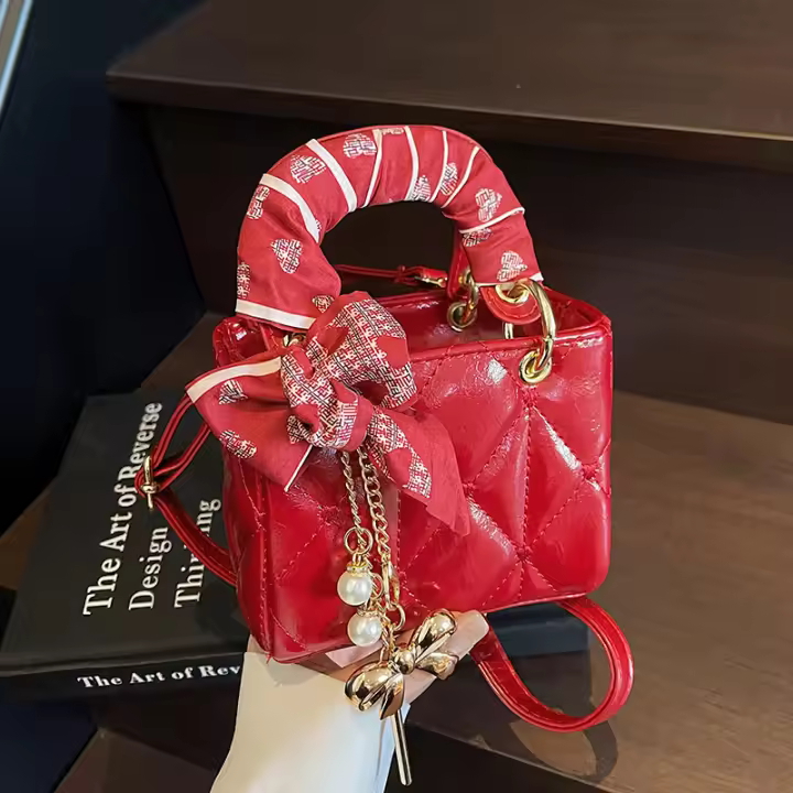 Bolso de Mano de Niche de Alta Gama Estilo Americano Mini Diana Bolso Nueva Moda Primavera-Verano2025 Bolsos y Organizadores de Maquillaje - 1
