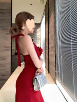 Vestido de alto estilo francés puro deseo picante Collar rojo colgante, ajuste delgado, efecto adelgazante, detachable con flores - details 5