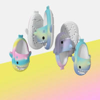Pantuflas de Tiburón de Gradiente EVA para Verano 2024 Sandalias de Interior Suaves de Color Caramelo para Niños Solas Gruesas para Mujeres Hombres - details 2