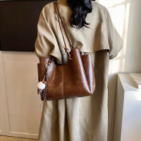 Bolso de mano para mujer con compartimentos Bolso de hombro Bolso de cuero sintético de PU para viaje - details 6