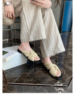 Zapatillas de las mujeres de verano pliegues retorcido fondo plano exterior desgaste sandalias versátil cabeza cuadrada nube media arrastre - details 29