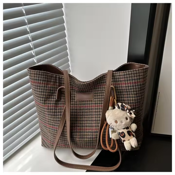 Bolso de mano a rayas en contraste para mujer, bolso de hombro de gran capacidad a la moda, otoño e invierno, 2025 - 1