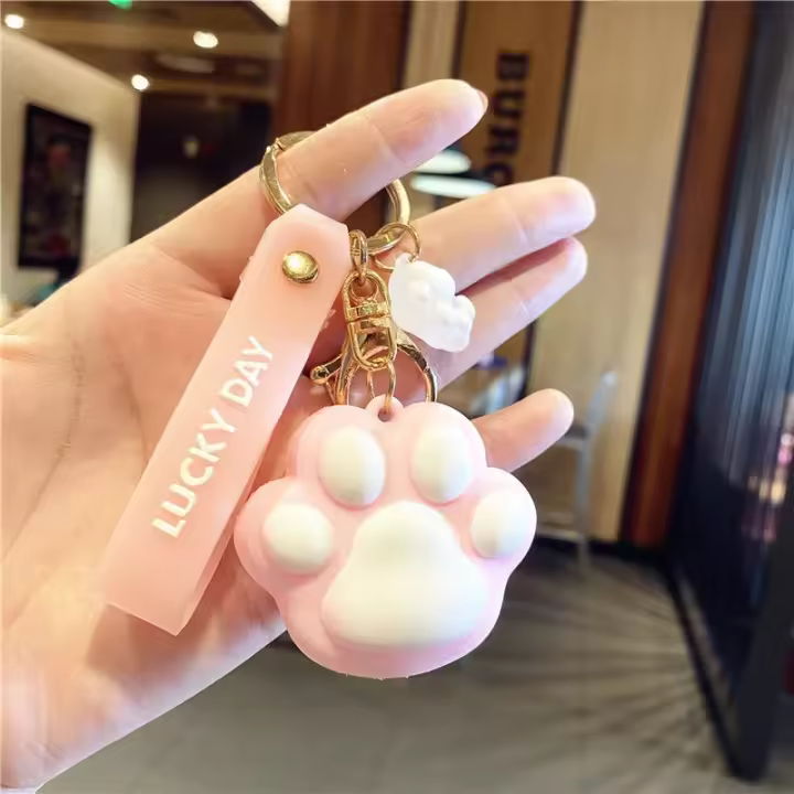 Llavero de Gato Pata de Idea Animada Llavero Colgante de Corazón Lindo para Mujeres - 1