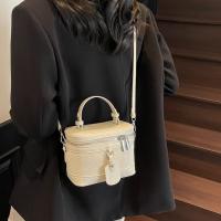 Diseño de nicho de moda llevado a mano caja bolsa de las mujeres 2025 verano nuevo bolso de hombro retro bolso de mensajero casual de alto valor - details 5