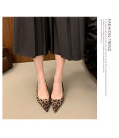 Nuevo nicho retro de gama alta con estampado de leopardo tacones altos temperamento elegante tacón fino sandalias puntiagudas - details 31