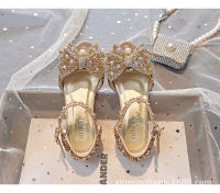 Los nuevos zapatos de princesa de cristal con tacón alto para niños muestran el espectáculo de las sandalias del anfitrión del escenario. - details 15