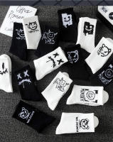10 pares de calcetines deportivos para hombre, informales, transpirables y versátiles. Calcetines personalizados con graffiti de cara de fantasma - details 2