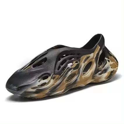 Zapatos de camuflaje con agujeros, sandalias de suela blanda para hombres, sandalias de verano, ropa exterior para hombres. - 1