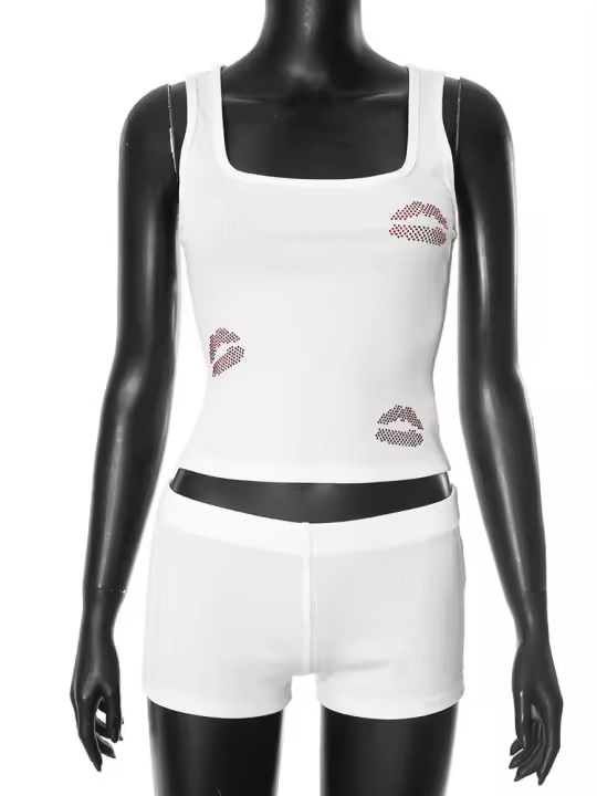 Sanhu Lianjiang Conjunto de pantalones cortos con chaleco y tirantes de diamantes de imitación rojos sin mangas con cuello en U para mujer - 1