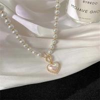 Collar de Cadena de Clavícula con Perlas Retro Colgante de Amor en Colores Oro - details 2