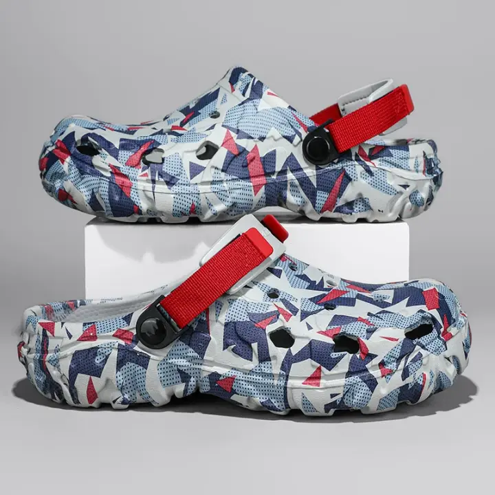 Más el tamaño 47 de verano de los hombres zapatillas de luz EVA de los hombres Zapatos casuales agujero zapatos zuecos casa jardín al aire libre masculino playa sandalias planas - 1