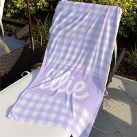 Toalla de baño con nombre de piscina multicolor personalizada con fuente de cuadrícula colorida - details 0