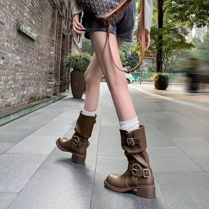 Botas vaqueras occidentales de cuero suave europeo y americano, con hebilla de cinturón y plataforma, de altura media. - 1