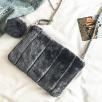 Bolso de mano con pompón de felpa para mujer, de Color sólido bolso de mano, bolsos de sobre para fiesta de noche, Invierno - details 2