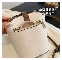 Bolso cruzado cuadrado pequeño y versátil, bolsa Premium de un solo hombro con cadena, novedad de 2024 - details 6