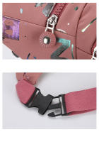 Riñonera de tres capas con solapa para mujer, bolso de pecho a la moda para deportes al aire libre, bolso de cintura con estampado de letras, bolsos cruzados de hombro para niñas - details 16