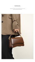 Bolso Baguette de Piel de Vaca - Bandolera Elegante con Diseño Limitado para Mujer - details 1