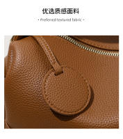 Bolso bandolera de piel suave de gran capacidad para mujer, bolso de viaje tipo almohada, bolso de hombro portátil para mujer - details 6