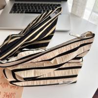 Bolsa de maquillaje a rayas de lona, ​​bolsa de lápiz labial de gran capacidad, bolsa de cosméticos, organizador de artículos de tocador, bolsa de almacenamiento, reorganización - details 7