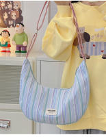 Bolso de mensajero de gran capacidad para estudiantes informales, nuevo bolso de hombro versátil a rayas de color en contraste para mujer, bolso de viaje personalizado tipo dumpling. - details 29