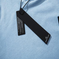 Una camiseta de tendencia de verano estilo hip-hop con bordado de isla de piedra y mangas cortas, adecuada para ropa deportiva. - details 1