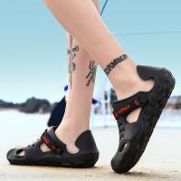 Sandalias con agujeros para hombre, estilo nuevo 2025, sandalias personalizadas de moda, zapatos de playa cubiertos para exteriores de verano para hombre, zapatillas de verano para hombre - details 3