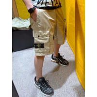 Shorts estilo workwear de alta calidad con logo bordado de Stone Island, aptos para deporte y hip-hop. - details 0