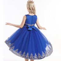 Vestido de niña elegante y moderno para princesa, con cola de malla y flores, ideal para presentaciones de piano. - details 4