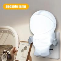 Luz LED Nocturna de Astronauta Mesita de Noche Lámpara para Dormir Enchufe Estadounidense - details 6