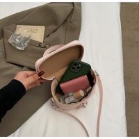 Diseño de nicho de moda llevado a mano caja bolsa de las mujeres 2025 verano nuevo bolso de hombro retro bolso de mensajero casual de alto valor - details 39
