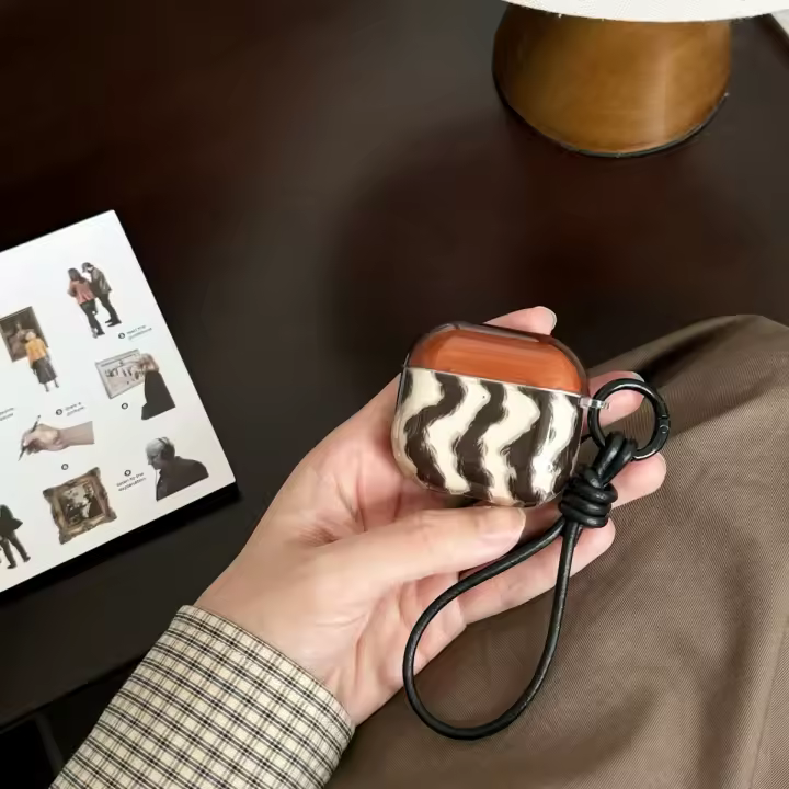 Funda para AirPods 4 semitransparente con estampado ondulado de mármol de color marrón oscuro retro ins, adecuada para Apple AirPods 2. - 1
