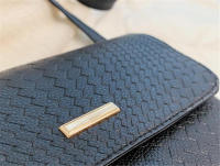 Bolso bandolera informal negro de piel sintética con solapa tipo mensajero de hombro simple para mujer - details 20