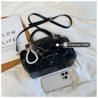 2025 Nueva cadena de lencería bolso de las mujeres, la moda de hombro bolsa de axila, rojo, negro - details 4