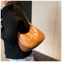 Nueva bolsa de axila popular y versátil de cuero con textura de cera de aceite, bolso de hombro de moda. - details 9