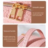 Estuche de maquillaje portátil con luces, divisores ajustables, organizador de artículos de tocador de viaje de cuero PU, cierre de cremallera, alimentado por USB - details 1