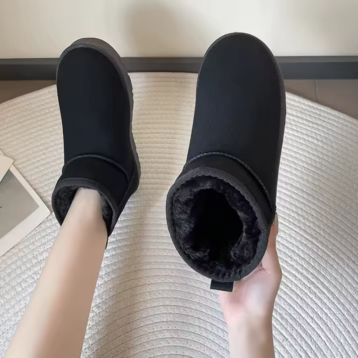 Botas de nieve con plataforma plana para mujer, cálidas e informales, hechas de ante y felpa, zapatos gruesos de moda gótica para invierno 2023 - 1