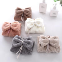 Linda toalla de mano con pajarita colgante, paño grueso y suave de lana de coral, toalla de cocina absorbente suave - details 2