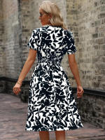 Vestido de cintura acampanada con estampado de hojas y cuello en V de manga corta para la nueva primavera verano 2025. - details 17
