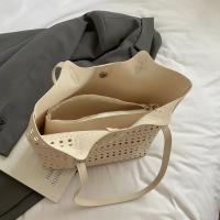 Bolso de mano de gran capacidad para mujer: elegante diseño perforado en blanco y negro, herrajes en tono dorado, correa de hombro desmontable, perfecto para desplazamientos, compras y uso diario, bolso de mano grande - details 3