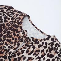 Elegante camisa delgada con tirantes huecos de leopardo blusa y relajada para mujeres blusa de manga corta de cuello o blusa - details 0