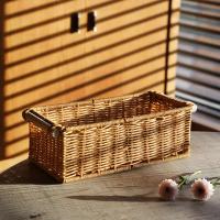 Una cesta tejida rectangular, larga y estrecha, utilizada para organizar bares, baños, dormitorios y mesas de centro. - details 4