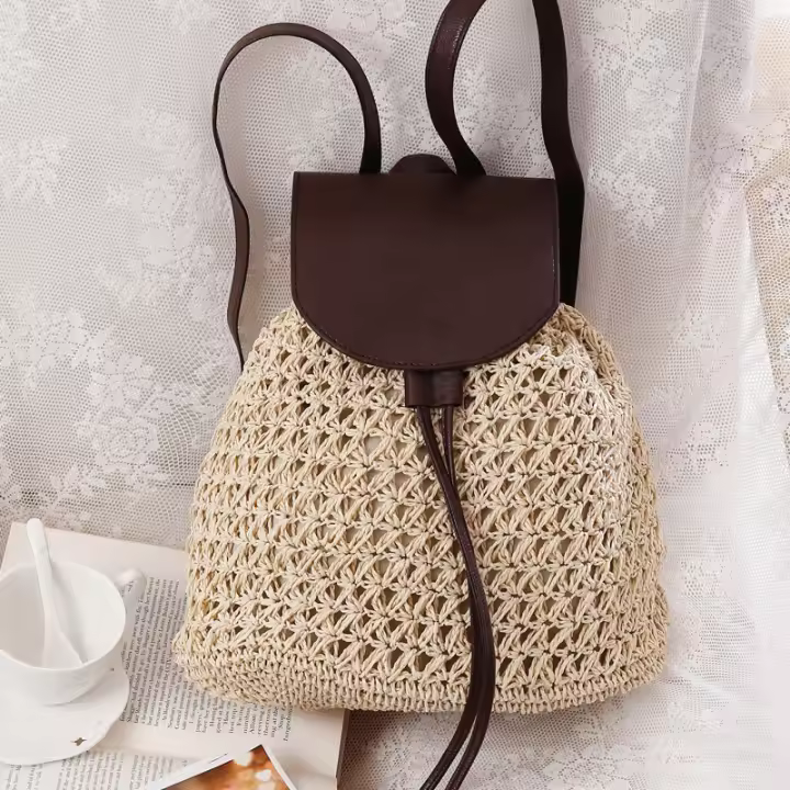 Mochila de Viaje para Mujer en Punto de Crochet con Diseño Boho Estilo Hueco Alhombrado para Hombro y Espalda Ideal para Playa y Verano - 1