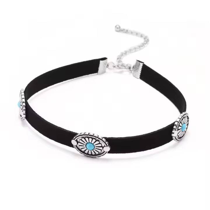 Collar punk genial para mujeres y hombres, collar gótico con corazón puntiagudo y biker, collar de cuero sintético con remaches de roca. - 1