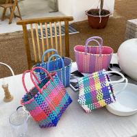 2025 nueva cesta de verduras, bolso de PVC a la moda de verano, bolso tejido a mano, bolso de mano a rayas de retales, bolsos de playa, monederos y bolsos - details 9