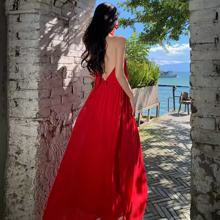 Vestido de vacaciones halter rojo vestido de playa dividido ropa de foto junto al mar falda con tirantes de cuello de hada súper - 1