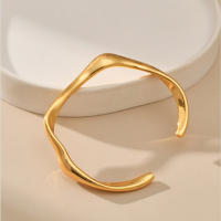 Pulseras Mujer Sólida, Diseño Minimalista Sin Adornos, Joyería y Bisuteria para Mujer Elegante, Exclusivo Estilo Moderno, Regalo 2025 - details 3