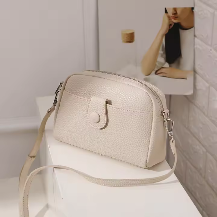 Bolso Mensajero 2025 para Mujer, Nuevo Bolso Cuadrado Pequeño y Simple, Bolso de Hombro Versátil y a la Moda. - 1